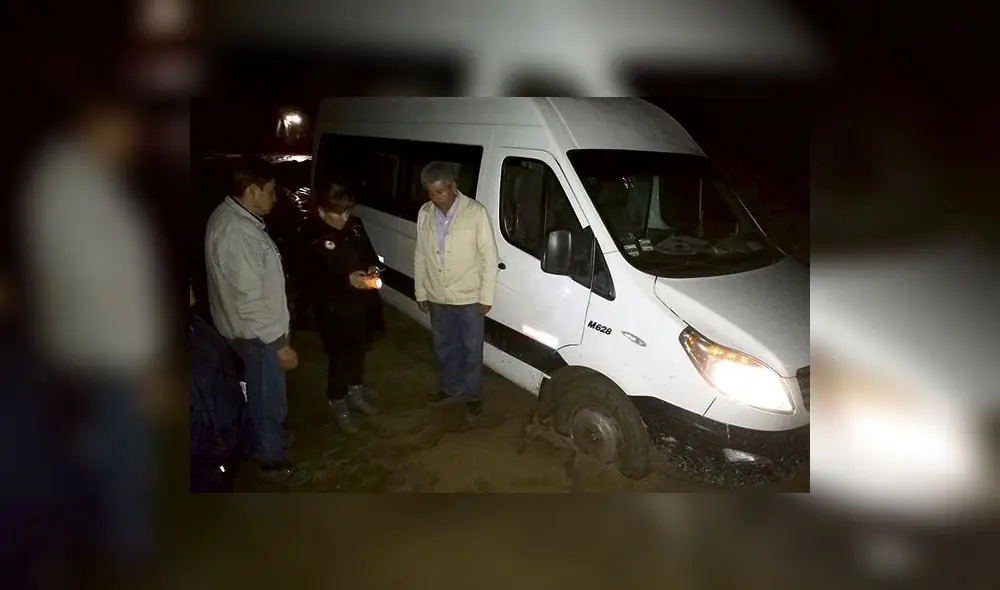 Inesperada lluvia provocó huaicos y corte del servicio del agua en Arequipa Inesperada lluvia provocó huaicos y corte del servicio del agua en Arequipa
