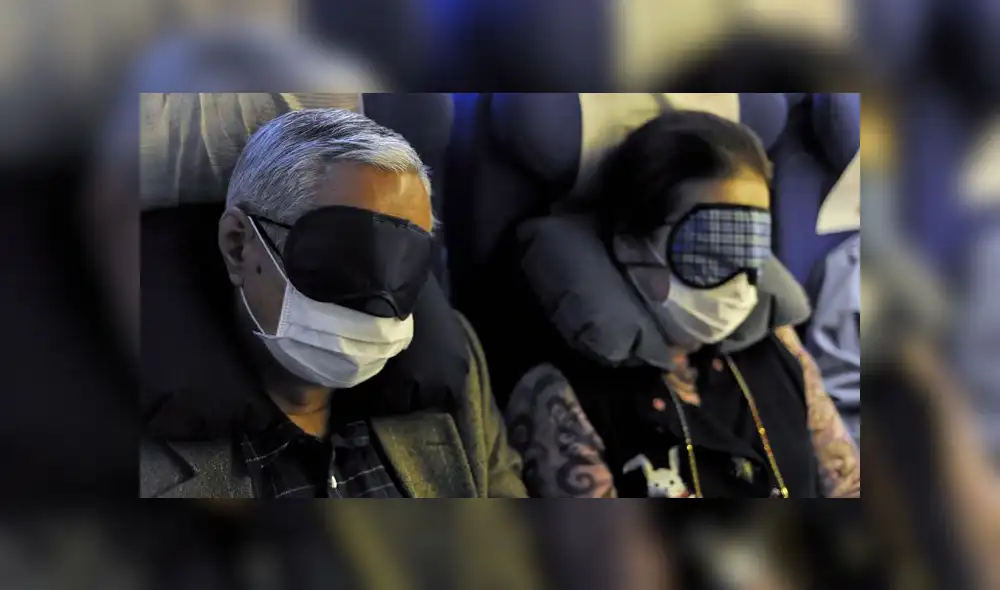 Pasajeros deberán ser aislados al igual que sus acompañantes. (Foto: Franck Robichon / EFE) Pasajeros deberán ser aislados al igual que sus acompañantes. (Foto: Franck Robichon / EFE)