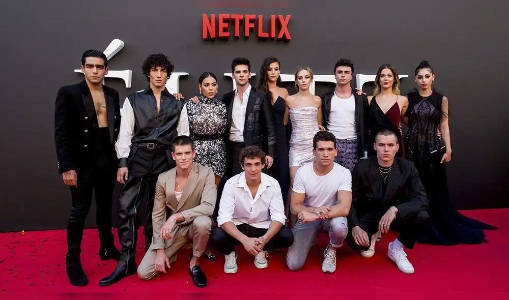 Actores de “Élite” y sus osados outfits en alfombra roja de Netflix Actores de “Élite” y sus osados outfits en alfombra roja de Netflix
