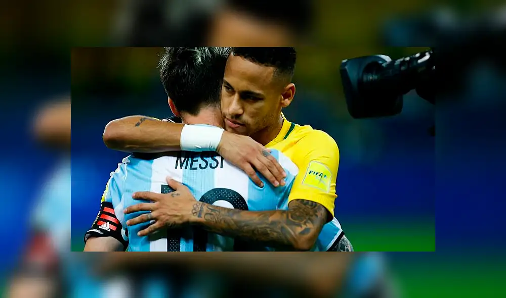 Neymar consuela a Messi Neymar consuela a Messi