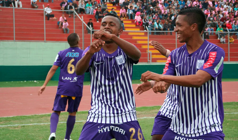 Yordy Reyna celebra en un partido contra Sport Boys de octubre de 2012. La victoria alejó a Alianza del descenso. Foto: Prensa Alianza Lima Yordy Reyna celebra en un partido contra Sport Boys de octubre de 2012. La victoria alejó a Alianza del descenso. Foto: Prensa Alianza Lima