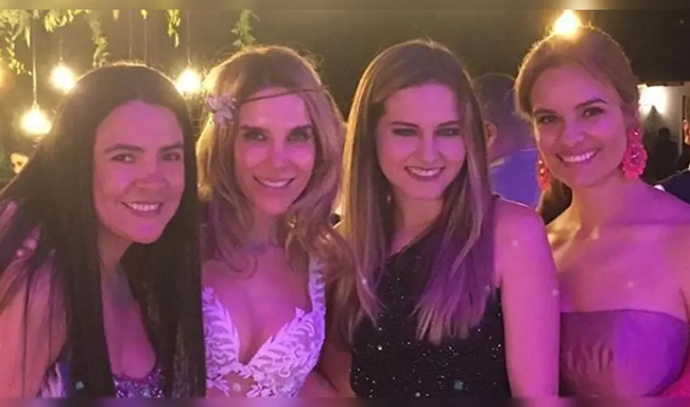 Juliana Oxenford deleitó en su matrimonio con interpretación de famosas canciones [VIDEO]