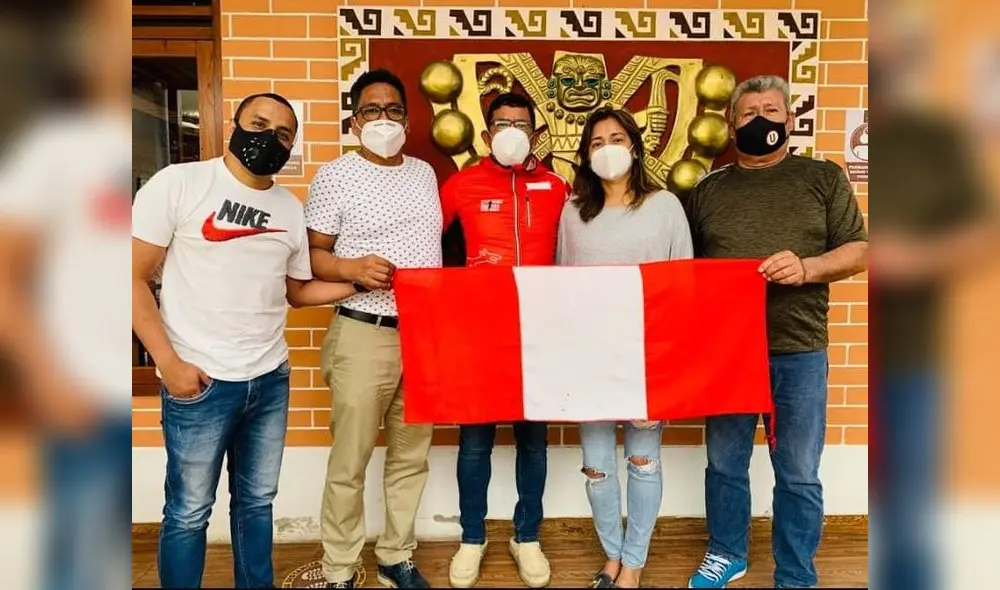 Nueva directiva del atletismo peruano con el chiclayano Javier Chirinos (al centro). Foto: Club Atletismo Chiclayo