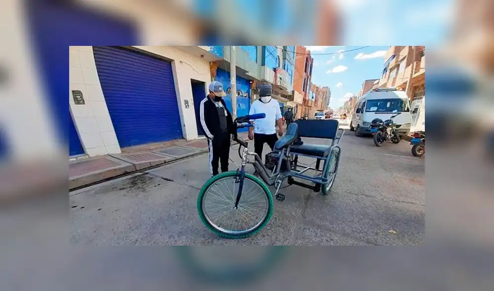 El triciclo funciona con un motor que se recarga a través de un panel solar. Foto: Diario Sin Fronteras. El triciclo funciona con un motor que se recarga a través de un panel solar. Foto: Diario Sin Fronteras.