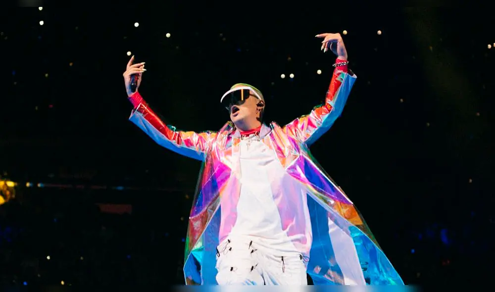 Bad Bunny se cambia de sexo a través de curioso filtro y remece Instagram [VIDEO]