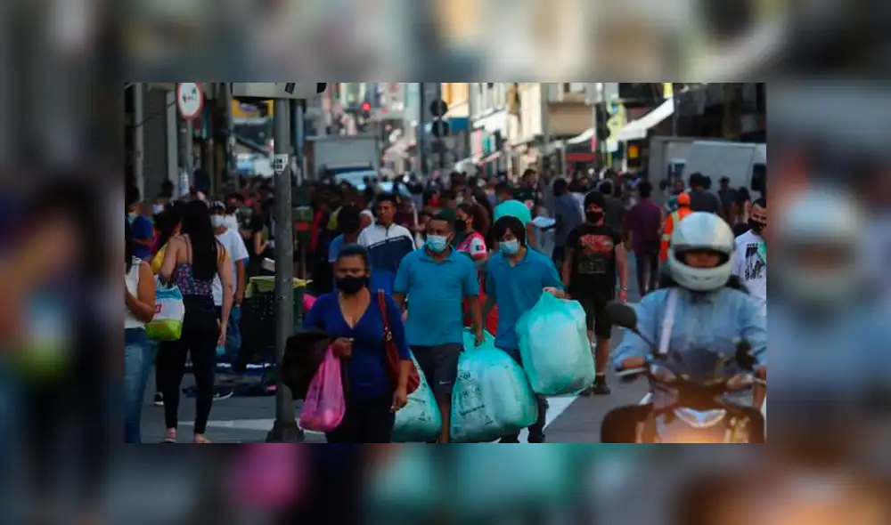 Pese a la baja en las cifras, los especialistas coinciden que es demasiado pronto para hablar de una mejora en la emergencia sanitaria. Foto: AFP