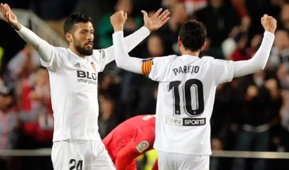 Diario Marca confirmó que los 10 integrantes de la plantilla del Valencia infectados con COVID-19 han dado negativo en la última prueba a la que fueron sometidos. Diario Marca confirmó que los 10 integrantes de la plantilla del Valencia infectados con COVID-19 han dado negativo en la última prueba a la que fueron sometidos.