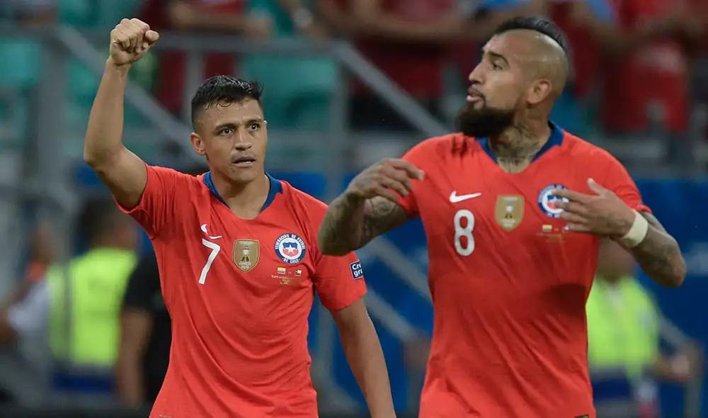 Los jugadores de la selección chilena que juegan en el extranjero no asistirían a los amistosos en solidarización con su pueblo. Los jugadores de la selección chilena que juegan en el extranjero no asistirían a los amistosos en solidarización con su pueblo.