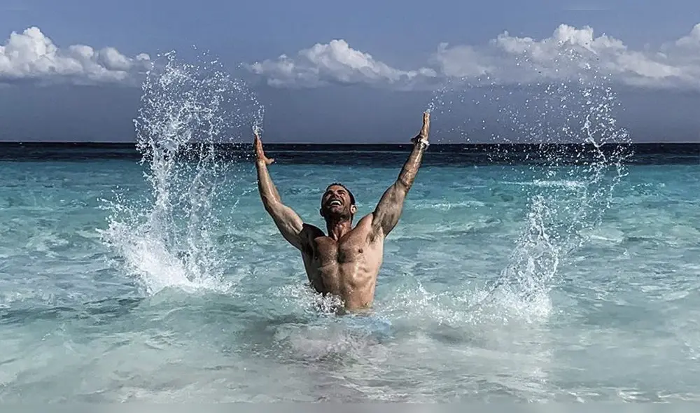 Instagram: Sebastián Rulli posa sin ropa interior y reta la censura Instagram: Sebastián Rulli posa sin ropa interior y reta la censura