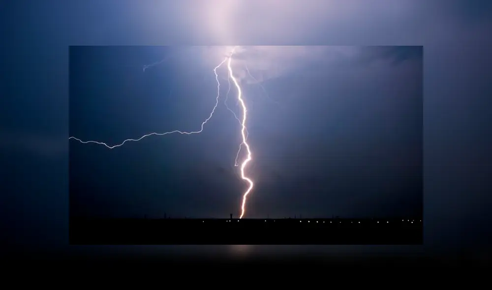 Mueren seis personas por impacto de rayo en pleno funeral. Mueren seis personas por impacto de rayo en pleno funeral.