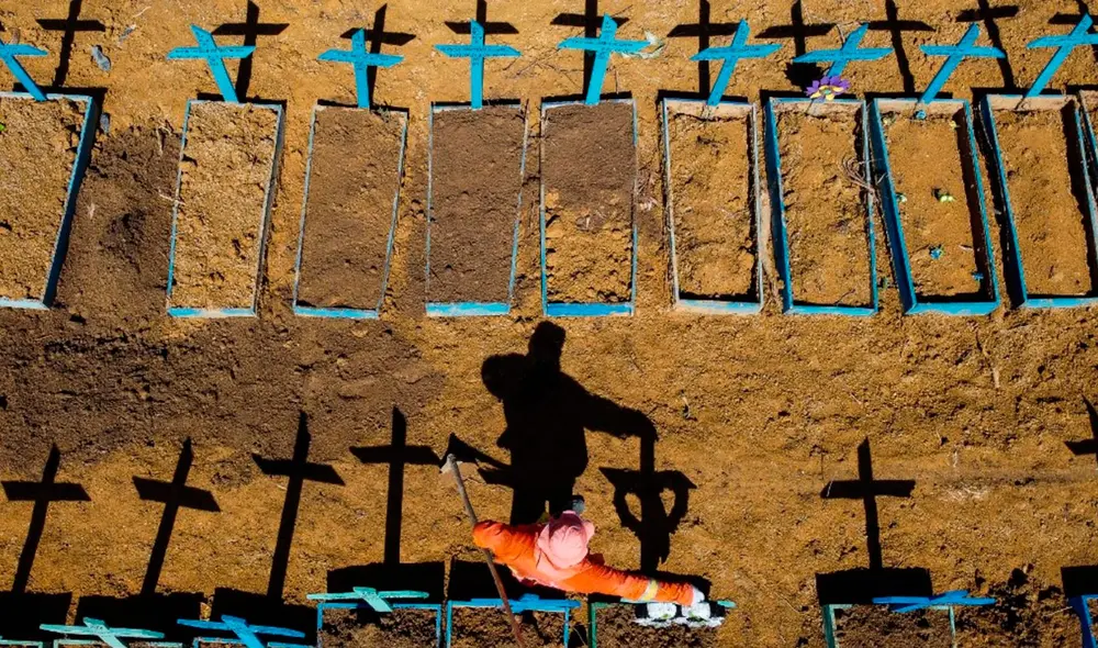 Entre los países más golpeados, Perú registra la mayor tasa de mortalidad, con 95 decesos por cada 100 000 habitantes. Foto: AFP Entre los países más golpeados, Perú registra la mayor tasa de mortalidad, con 95 decesos por cada 100 000 habitantes. Foto: AFP