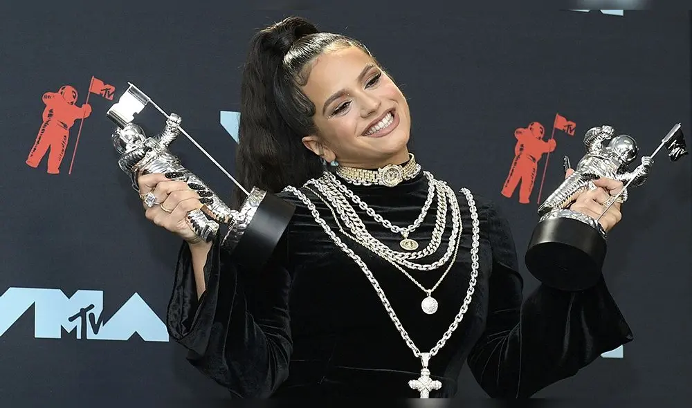 Rosalía acapara las redes por su impactante foto al desnudo