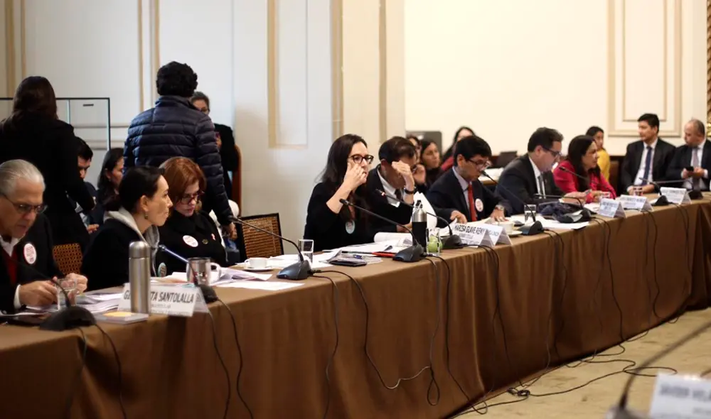 Comisión de Consitución. Foto: Aldaír Mejía / La República. Comisión de Consitución. Foto: Aldaír Mejía / La República.