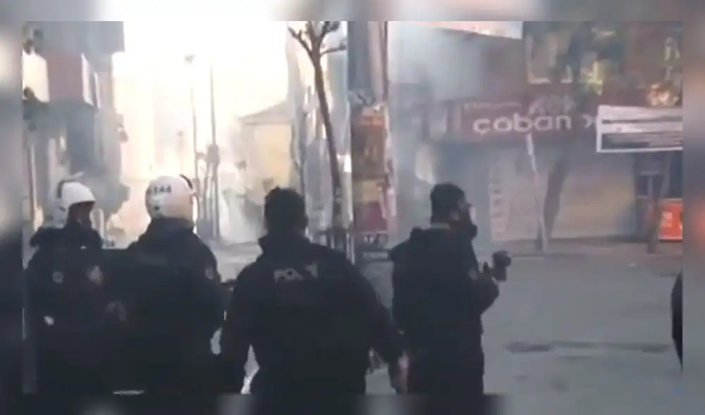 Policía turca dispersa con gas y pelotas de goma la Marcha por el Día de la Mujer [VIDEO]