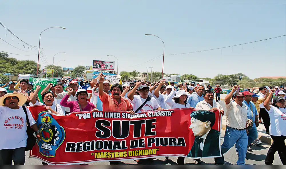 Tramitan pago a maestros. Tramitan pago a maestros.