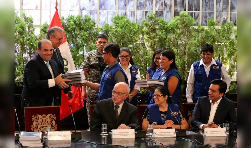 Gobierno acoge reformas que plantea Transparencia Gobierno acoge reformas que plantea Transparencia