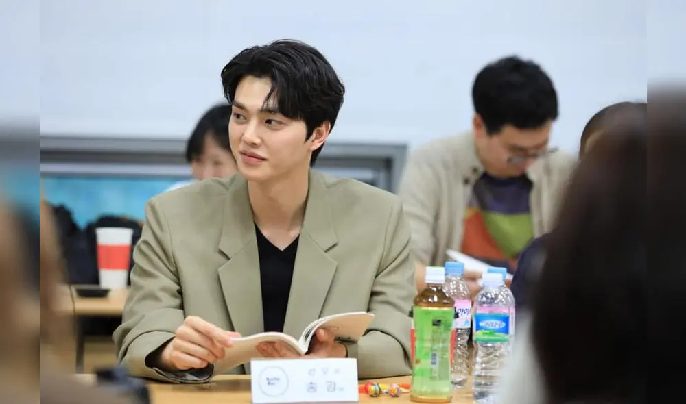 Love Alarm 2: Song Kang interpreta a Hwang Sun Oh.