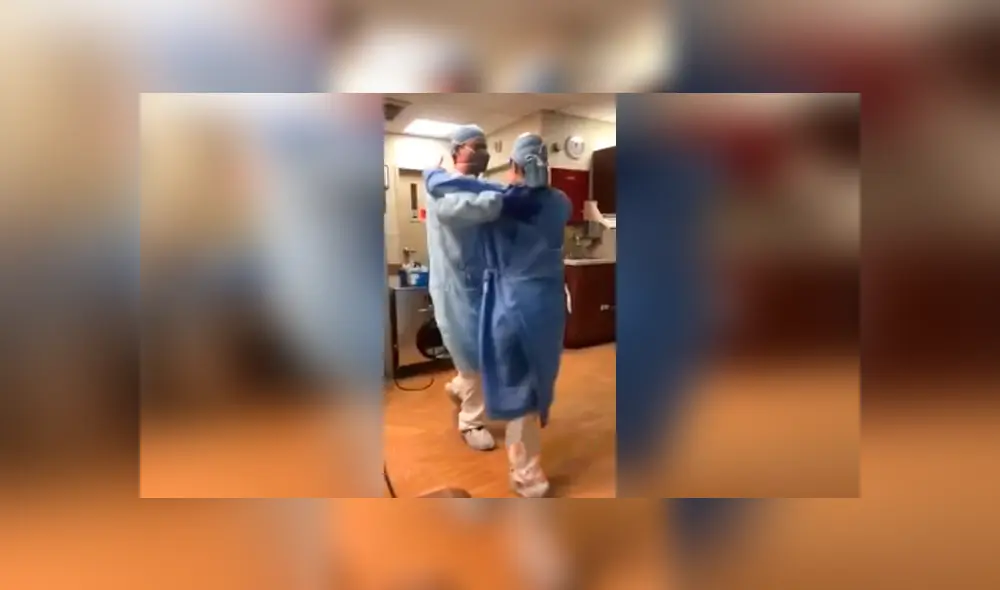 Desliza las imágenes hacia la izquierda para apreciar la conmovedora escena de los médicos al ritmo de salsa.