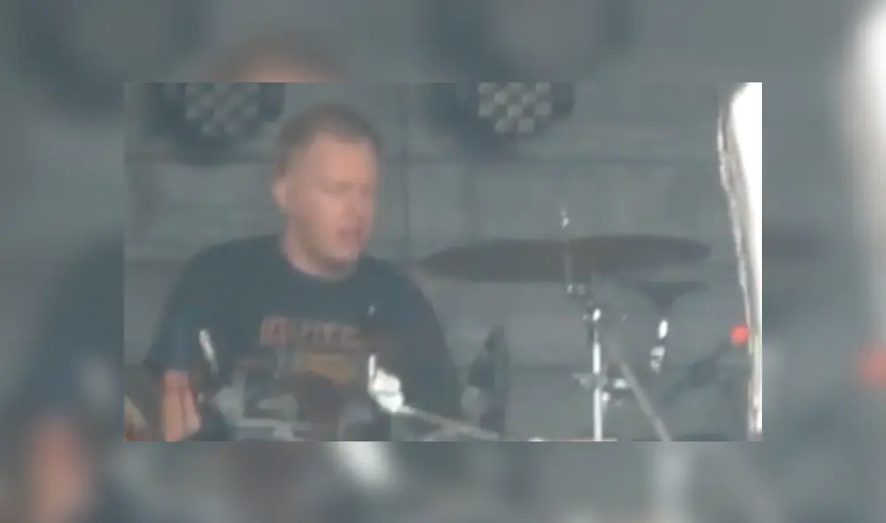 Baterista sufre derrame cerebral en vivo y sigue tocando [VIDEO]