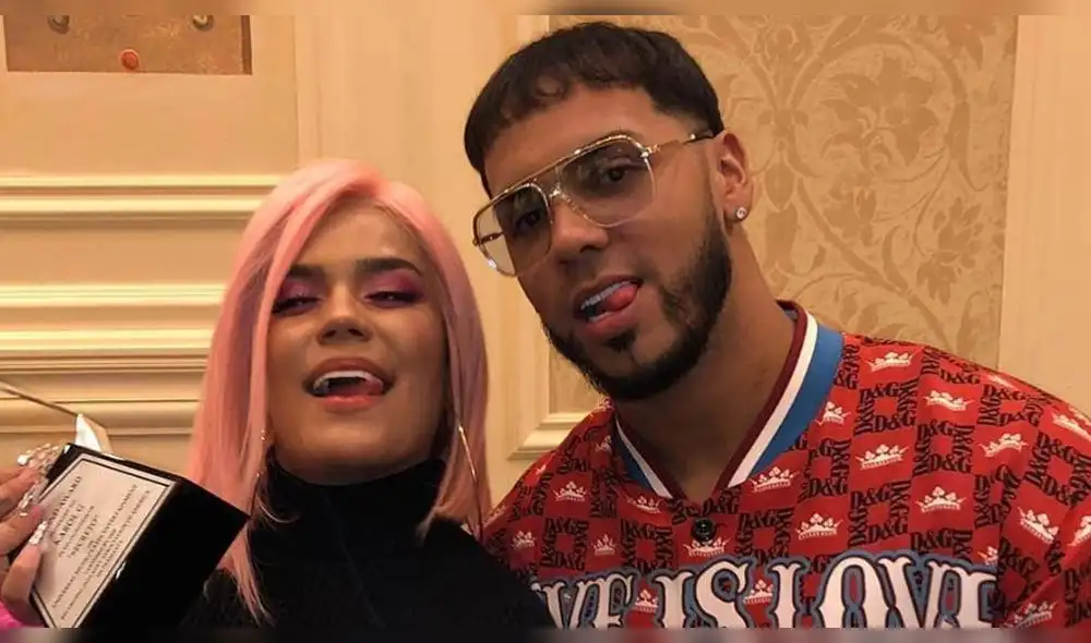 Anuel AA recibe lluvia de críticas por colocar dientes de oro a su menor hijo