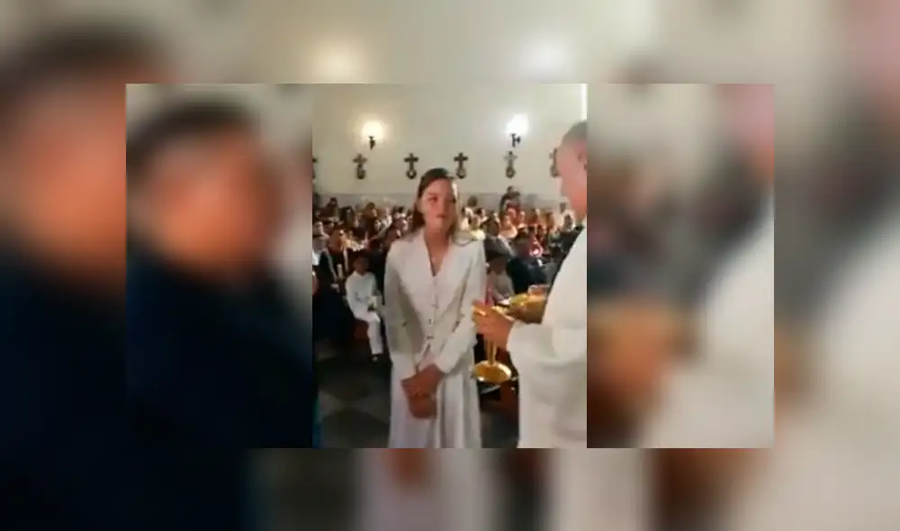 Facebook viral: sacerdote le da copa de vino a creyente y este se lo termina todo
