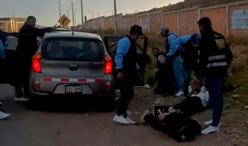 Intervención se realizó en la vía Juliaca-Huancané. Foto: PNP Intervención se realizó en la vía Juliaca-Huancané. Foto: PNP