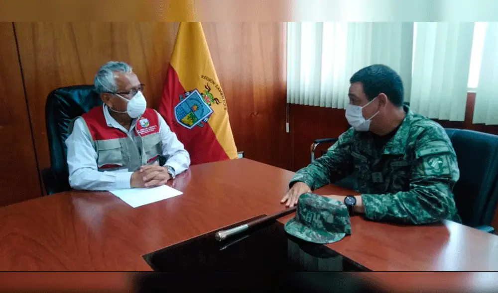El general EP, Walter Bracamonte se reunió con Anselmo Lozano a quien explicó el proyecto militar. Foto: difusión El general EP, Walter Bracamonte se reunió con Anselmo Lozano a quien explicó el proyecto militar. Foto: difusión