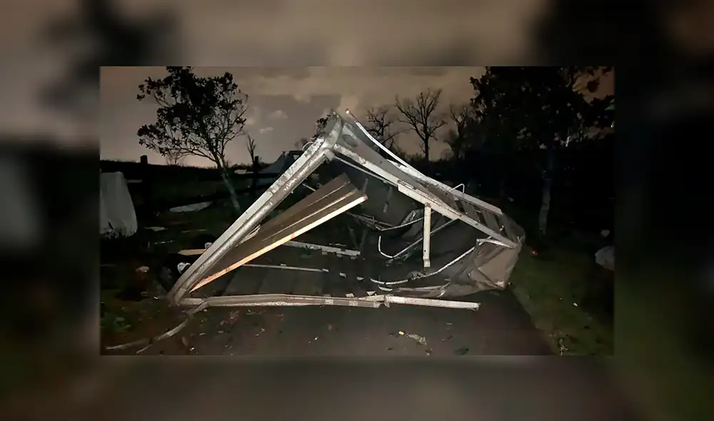 El paso del tornado dejó sin energía eléctrica a distintos condados de Tennessee. Foto: AP.