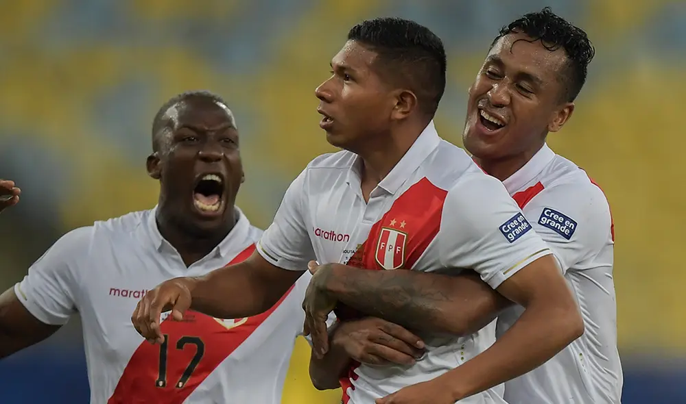 Marathon respondió sobre el supuesto desteñido en la camiseta de Perú en la Copa América 2019. | Foto: AFP Marathon respondió sobre el supuesto desteñido en la camiseta de Perú en la Copa América 2019. | Foto: AFP