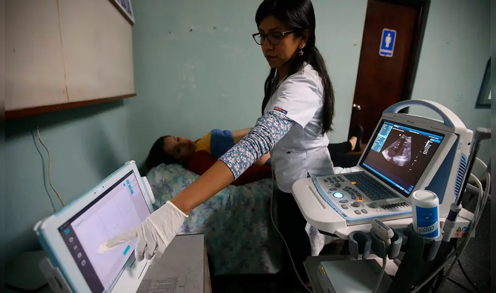 La evaluación tiene como fin el de procurar que egresen mejores profesionales. (Foto: Andina)