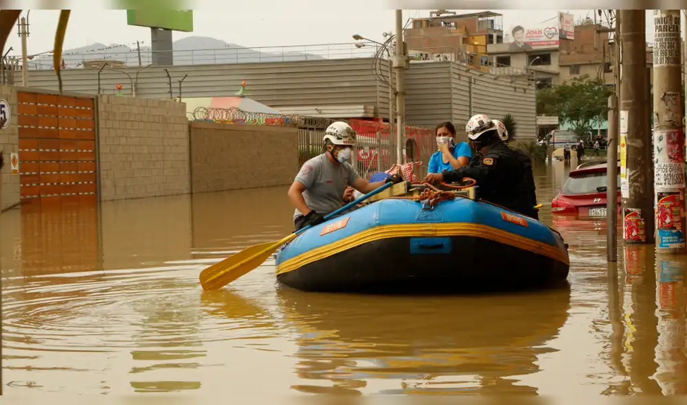 Fisura y filtración de tierra provocaron aniego en SJL