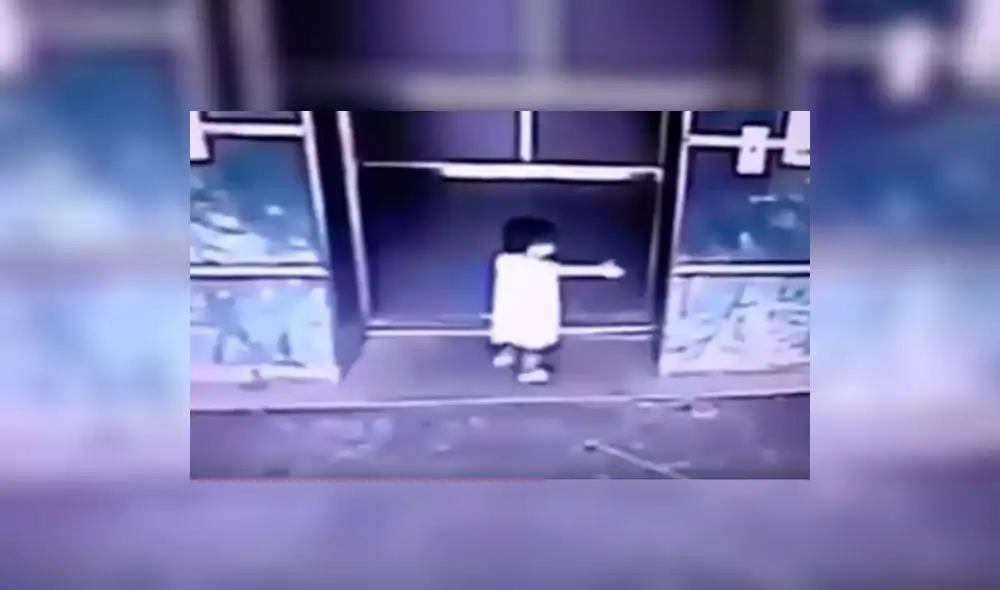 Violenta patada en YouTube de una madre para salvar a su hija | VIDEO