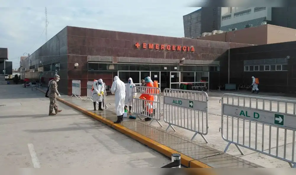 Esta mañana se procedió a la fumigación de los exteriores del hospital.