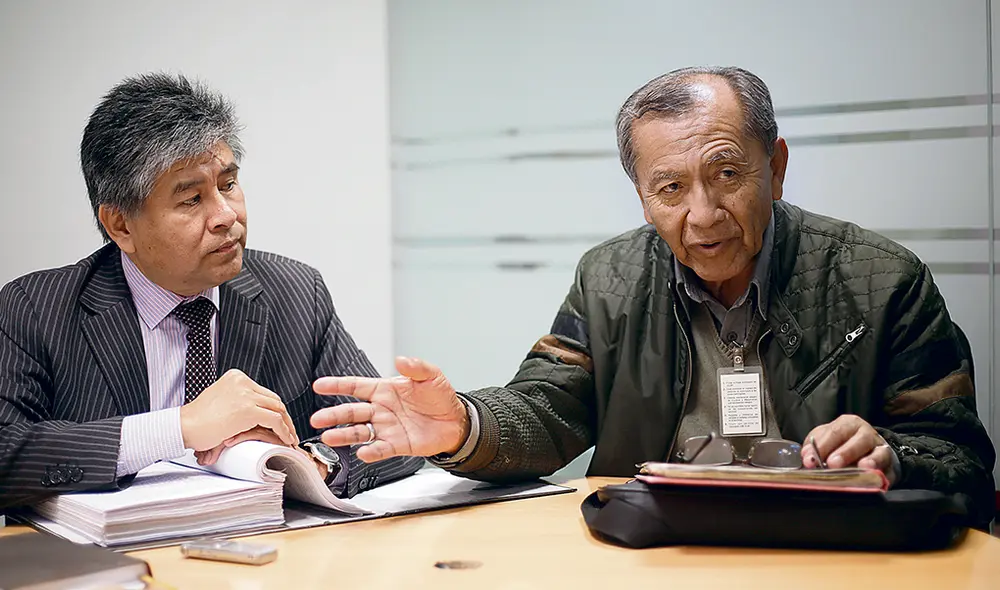 Requerimiento. El asociado William Romero pide una justa solución. A su lado lo secunda el abogado Raúl Parodi. Requerimiento. El asociado William Romero pide una justa solución. A su lado lo secunda el abogado Raúl Parodi.