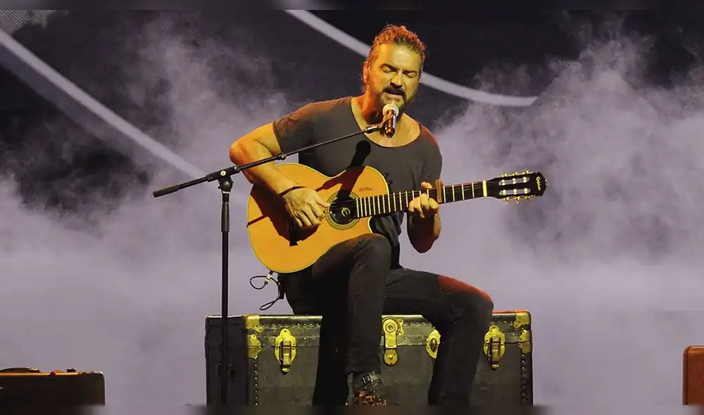 Instagram: Ricardo Arjona viaja en metro de Moscú y nadie lo reconoce [VIDEO]