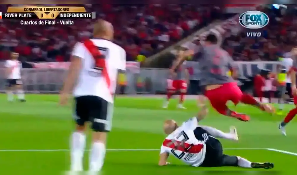 ¿Fue penal de Pinola sobre Benítez en el River Plate vs Independiente? [VIDEO]
