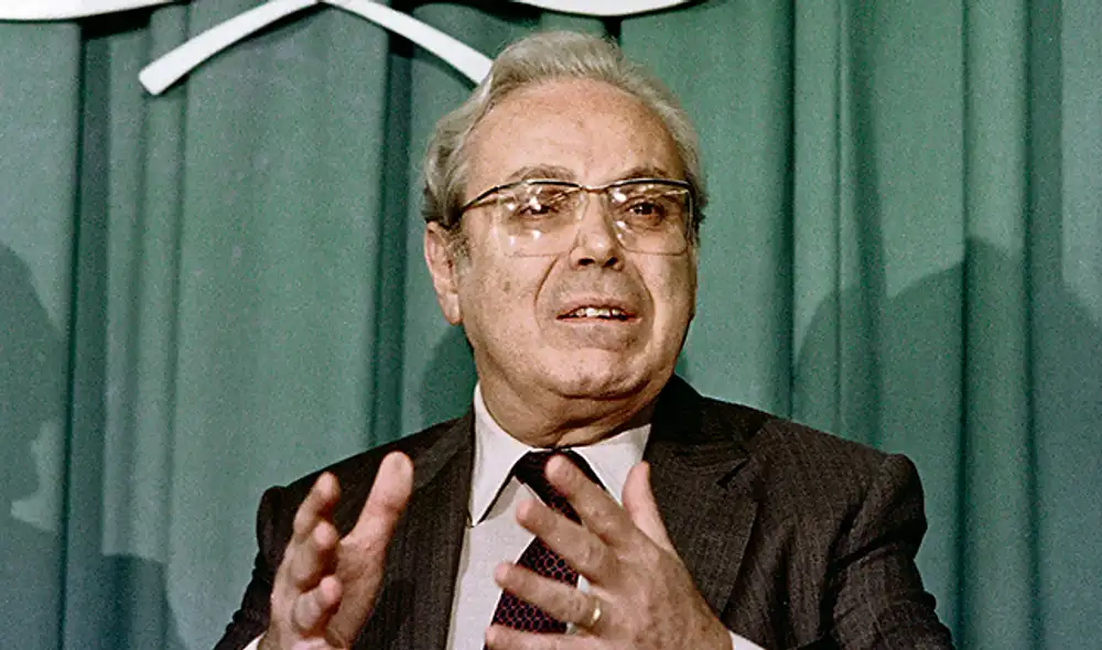 Adiós, peruano universal