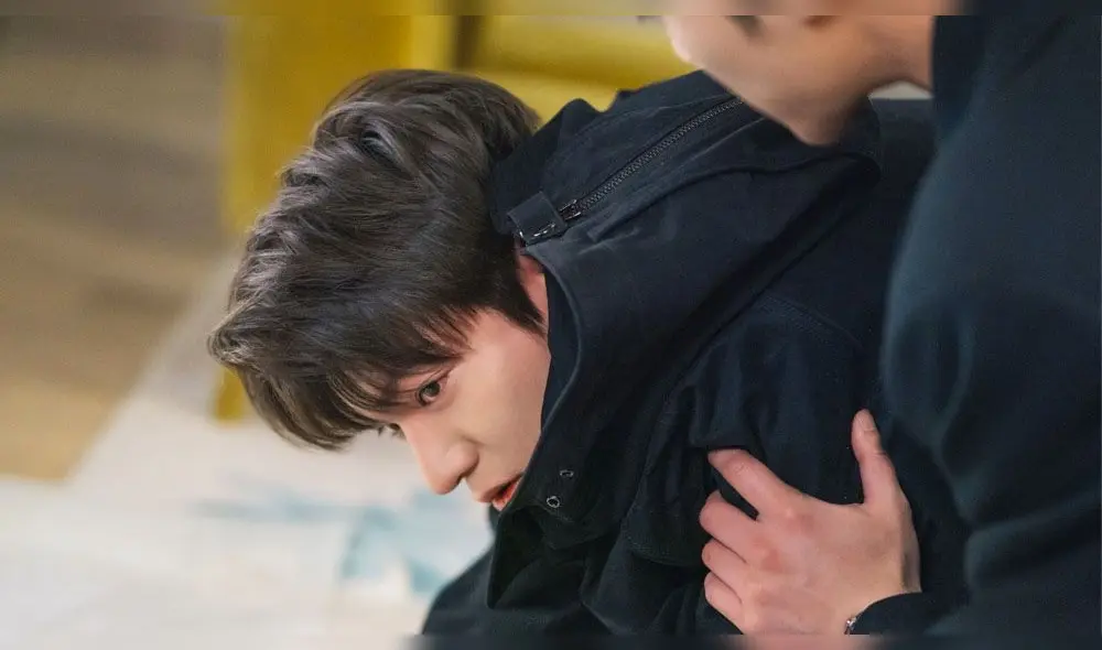 Desliza para ver más fotos del dorama The king eternal monarch de Netflix.