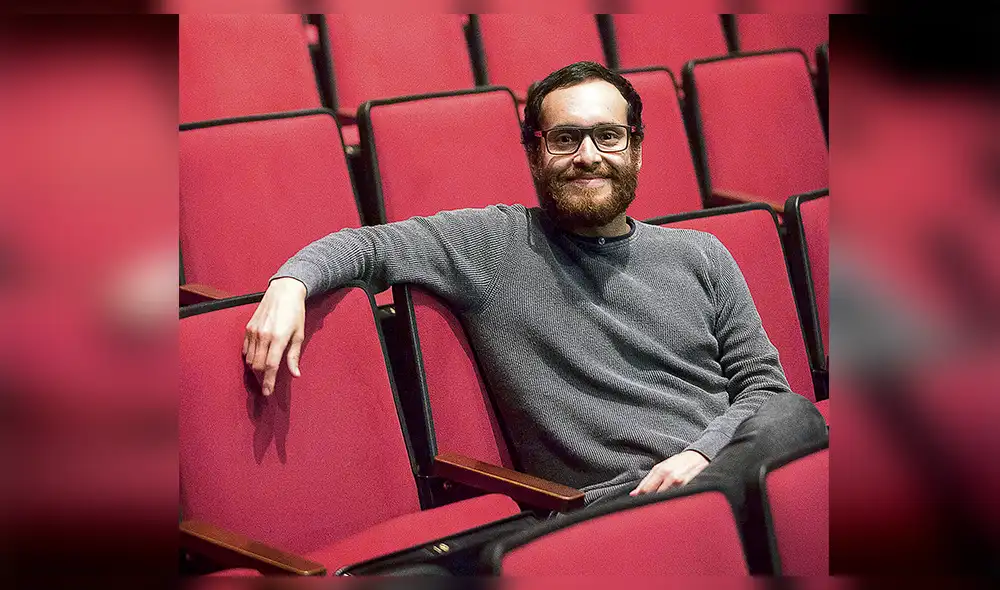 Carlos Galiano : “La razón por la que hago teatro es porque quiero contar algo social al espectador” Carlos Galiano : “La razón por la que hago teatro es porque quiero contar algo social al espectador”