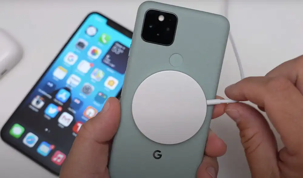 El Magsafe puede ser compatible con cualquier dispositivo con carga Qi. Foto: captura del canal de YouTube Zollotech El Magsafe puede ser compatible con cualquier dispositivo con carga Qi. Foto: captura del canal de YouTube Zollotech