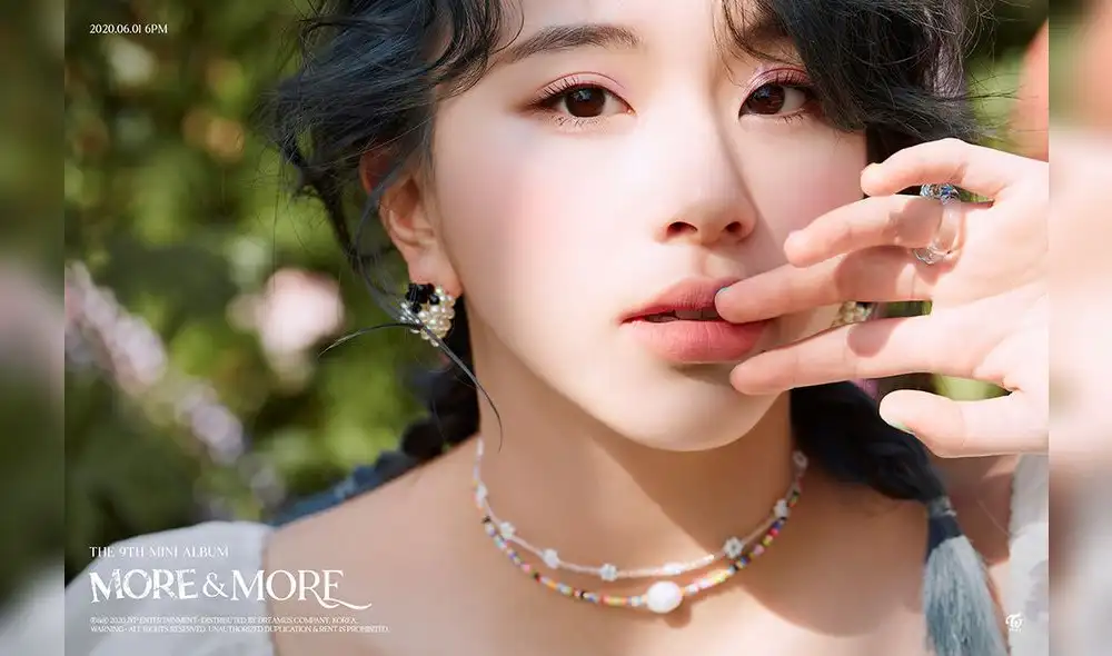 TWICE: Chaeyoung impresiona con sus brillantes imágenes  en More & More.