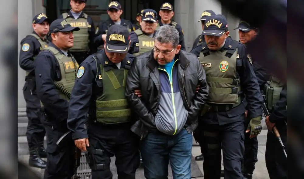 Exjuez Walter Ríos pedía whisky etiqueta azul a los abogados de las mafias chalacas