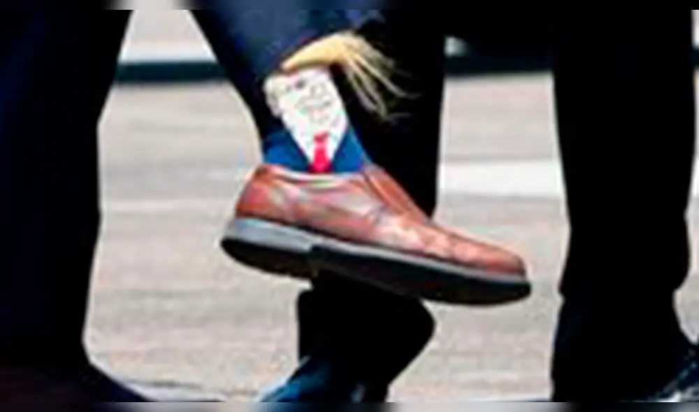 Donald Trump fue sorprendido con calcetines inspirados en su peinado en Louisiana [FOTOS]