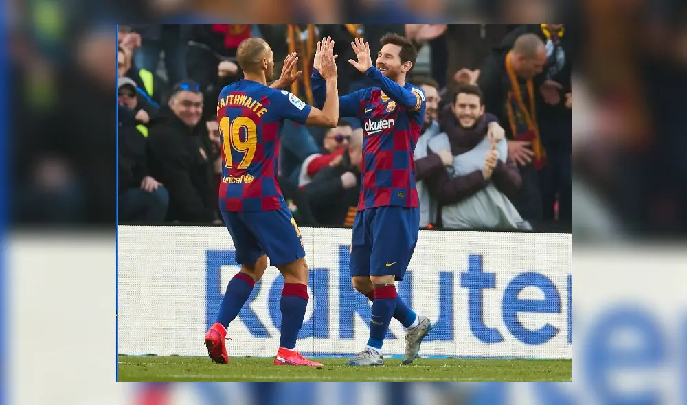 Messi celebra con Braithwaite.