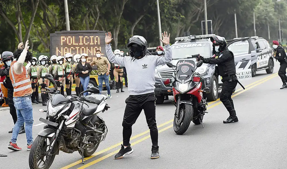 Policía