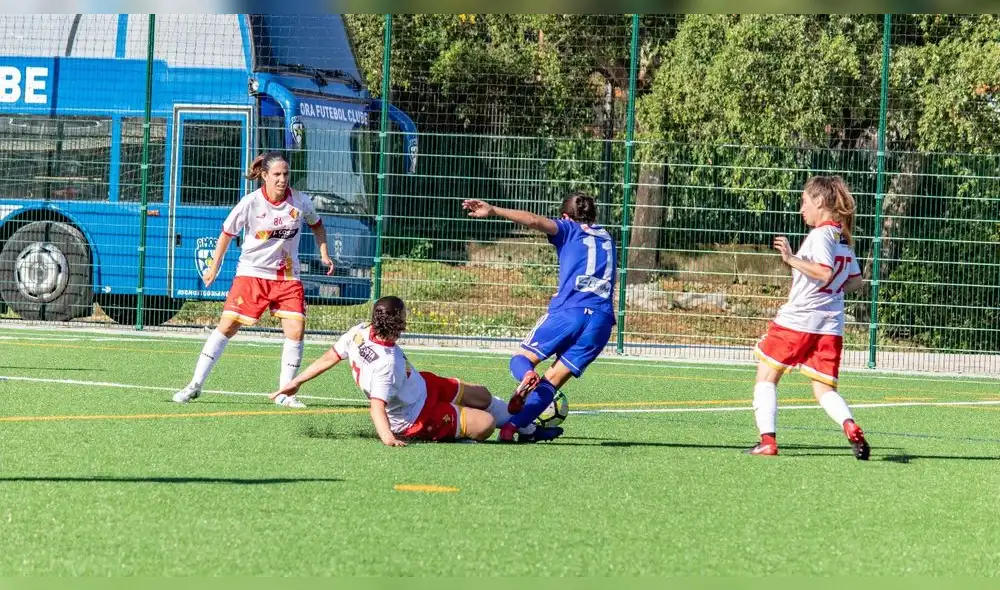 Liliana Neyra logró el Ascenso en el fútbol de Portugal con el Amora FC.