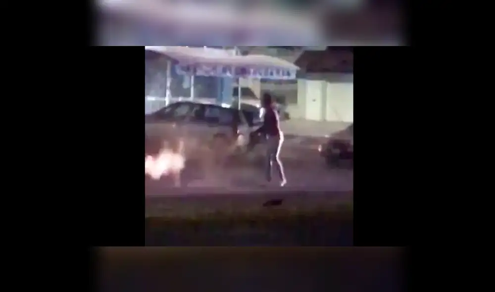 Mujer transexual roba un fusil de patrulla y dispara contra transeúntes [VIDEO] 