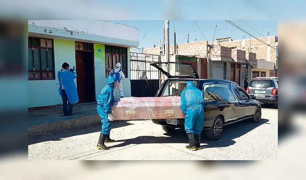 intervención. Funerarios se colocaron trajes de protección.