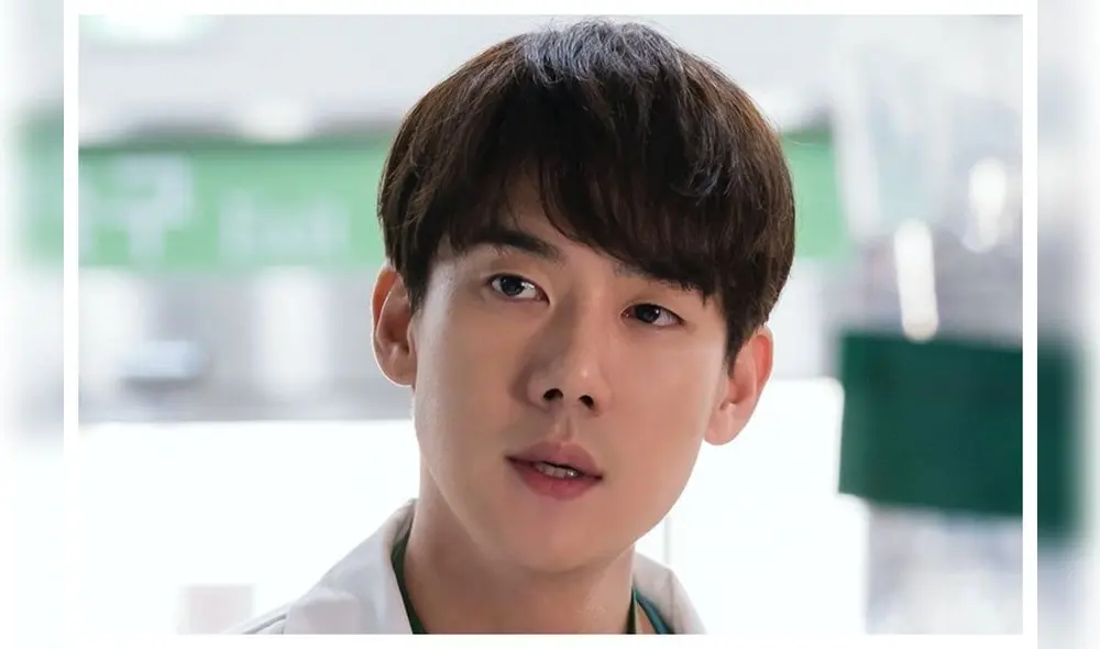 Yoo Yeo Seok ha trabajado en varios doramas médicos como Hospital playlist y Romantic doctor.