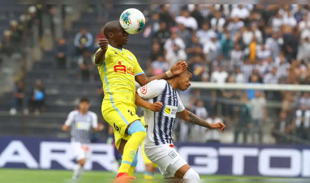 Selección peruana: Jhoel Herrera critica la actitud de los comensales que hacen col para comprar pollo frito. Foto: GLR